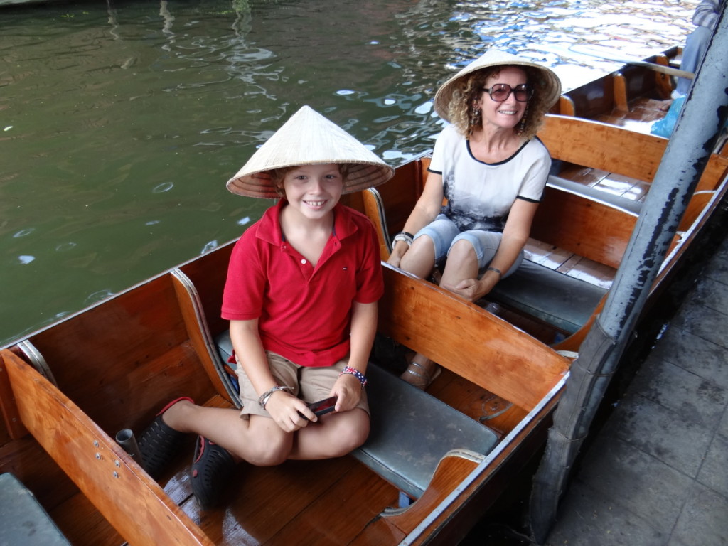 Damnoen Saduak Floating Market