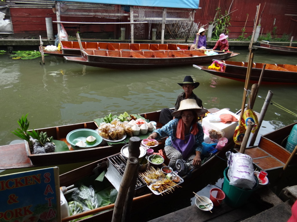 Damnoen Saduak Floating Market