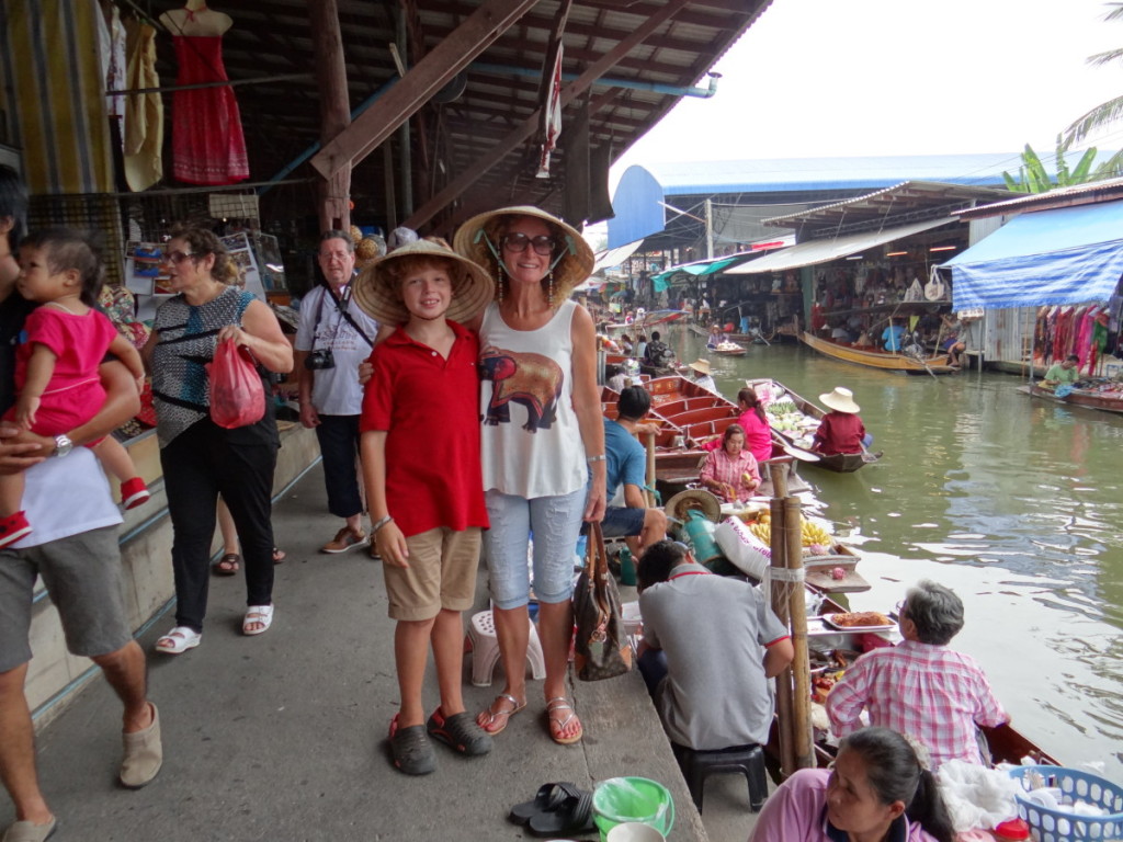 Damnoen Saduak Floating Market