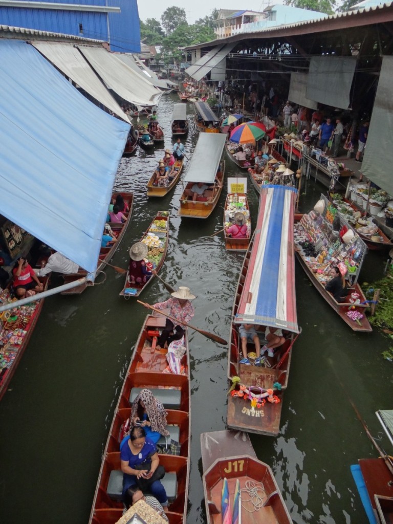 Damnoen Saduak Floating Market