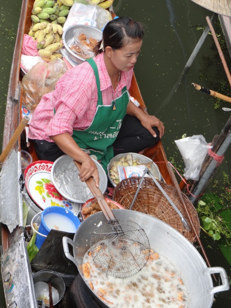 Damnoen Saduak Floating Market