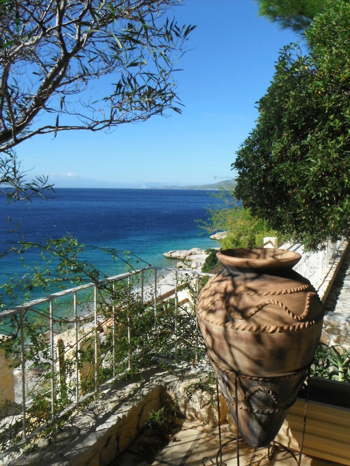 Hotel Cokkinis Million dollar view on the coast of Greece